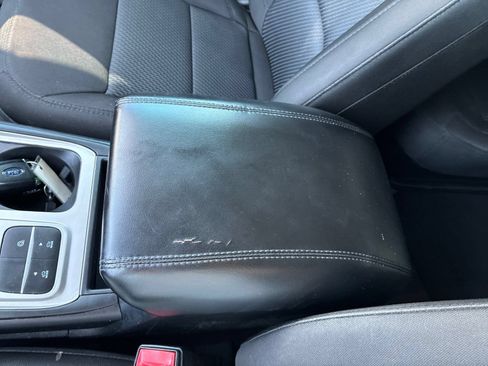 Used 2022 Ford Explorer XLT RWD image 34
