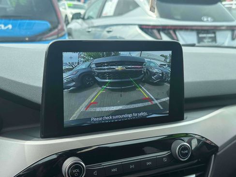 Used 2022 Ford Escape SE w/ Cold Weather Package image 26