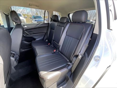 Used 2024 Volkswagen Tiguan SE AWD/4WD image 14