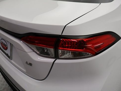 Certified 2024 Toyota Corolla LE w/ LE Convenience Package image 9