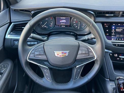 Used 2025 Cadillac XT5 Premium Luxury w/ Technology Package AWD/4WD image 15