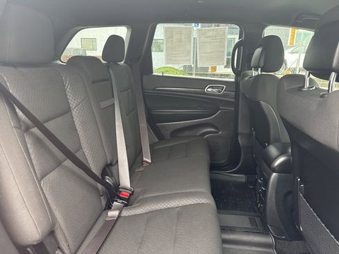 Used 2021 Jeep Grand Cherokee Laredo w/ Security & Convenience Group image 28