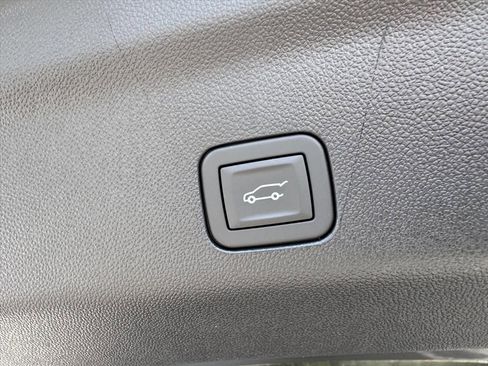 New 2026 Chevrolet Suburban High Country RWD image 8