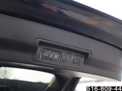 Used 2022 Ford Explorer XLT w/ Equipment Group 202A image 33