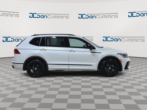 Used 2023 Volkswagen Tiguan SE R-Line image 9