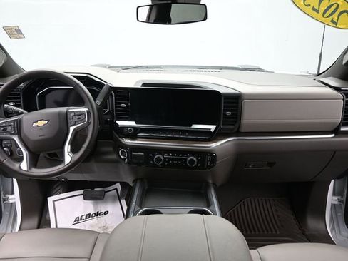 Used 2025 Chevrolet Silverado 2500 LT image 27