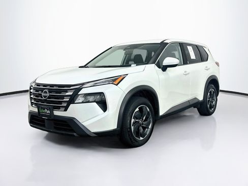Used 2025 Nissan Rogue SV AWD/4WD image 3