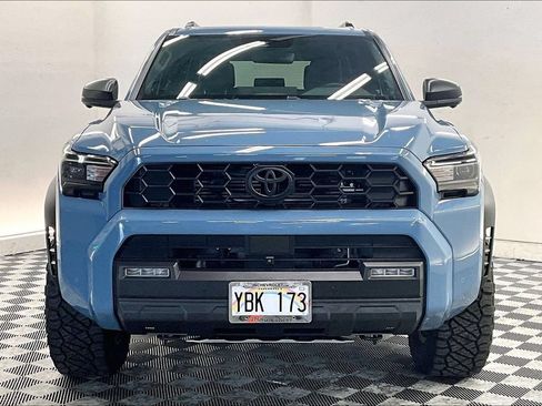 Used 2025 Toyota 4Runner TRD Sport Premium AWD/4WD image 2