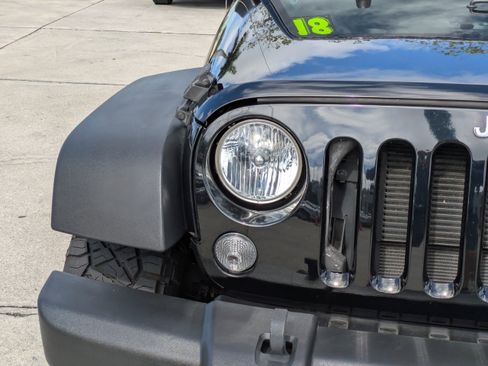 Used 2018 Jeep Wrangler Unlimited Sport S AWD/4WD image 9