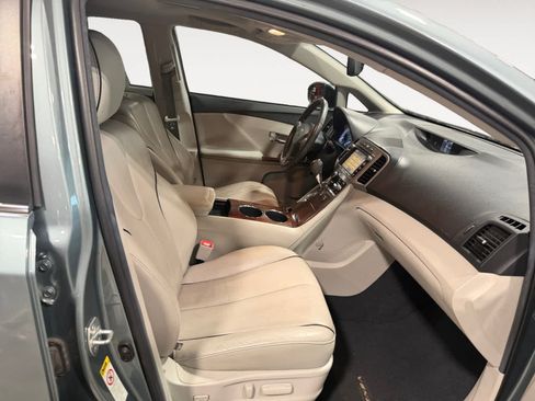 Used 2012 Toyota Venza Limited FWD image 16