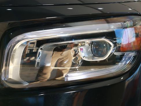 Used 2023 Mercedes-Benz GLB 250 4MATIC image 45