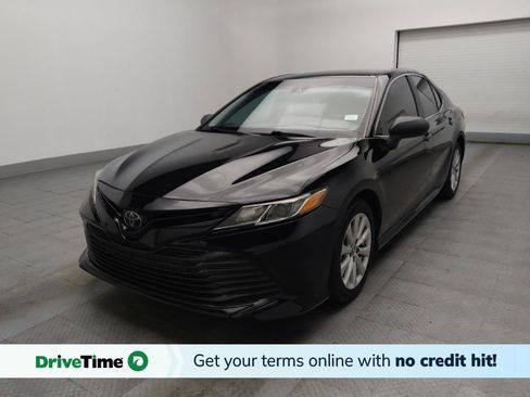 Used 2018 Toyota Camry LE FWD image 1