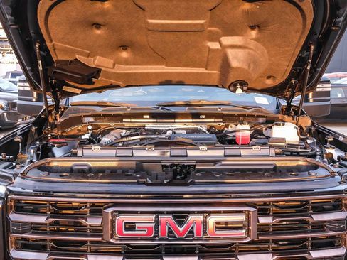 Used 2025 GMC Sierra 2500 AT4X AWD/4WD image 28
