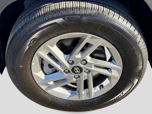 Used 2025 Hyundai Tucson SE AWD/4WD image 10