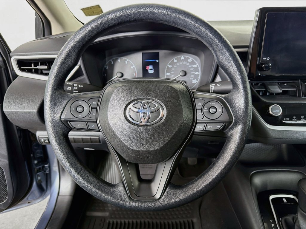 Used 2025 Toyota Corolla LE FWD image 13