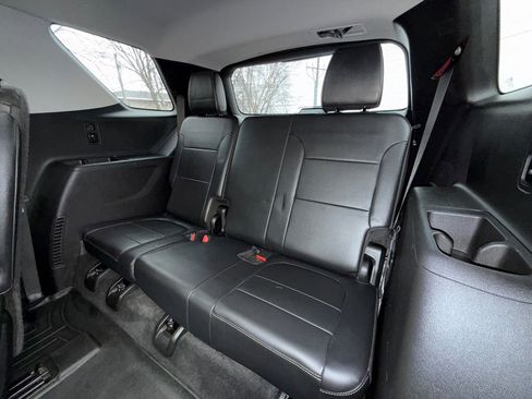 Used 2018 Chevrolet Traverse LT image 27