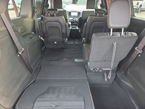 New 2026 Chrysler Pacifica Select image 18