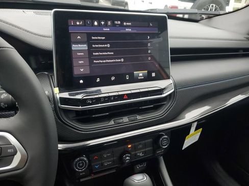 New 2026 Jeep Compass Latitude image 20