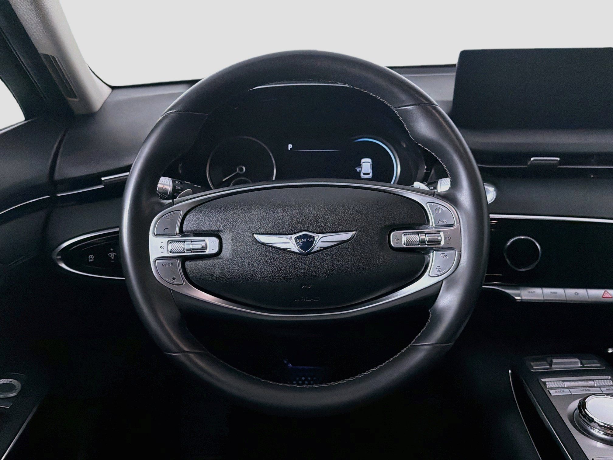 Used 2025 Genesis GV70 2.5T AWD/4WD image 18