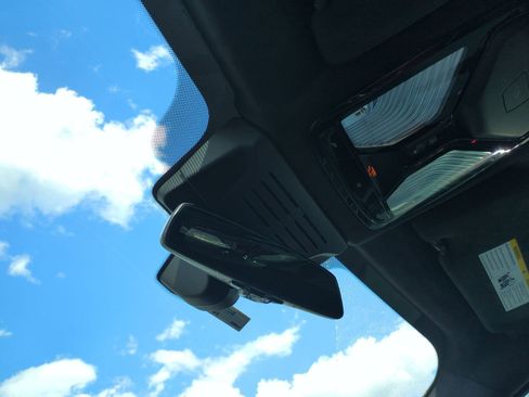 Used 2026 BMW X5 M Competition w/ Executive Package image 27