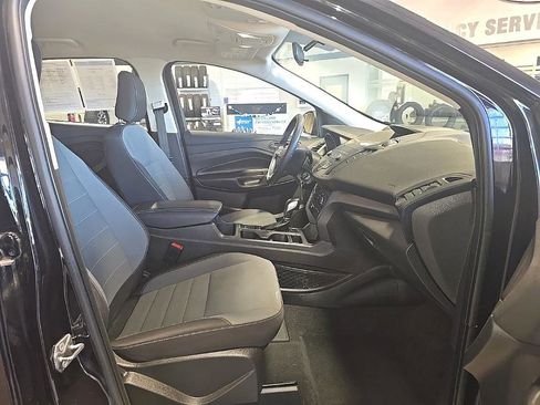 Used 2019 Ford Escape S image 32