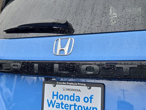 Used 2025 Honda Pilot TrailSport image 29
