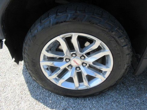 Used 2022 GMC Sierra 1500 SLT w/ SLT Convenience Package image 12
