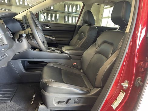 Certified 2023 Nissan Pathfinder SL w/ Black Appearance Package image 10