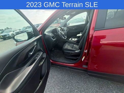 Used 2023 GMC Terrain SLE w/ Driver Convenience Package AWD/4WD image 2