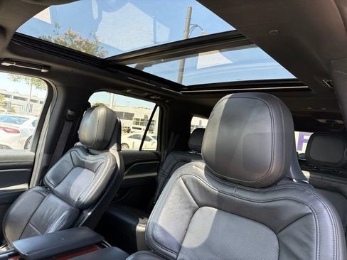 Used 2023 Lincoln Navigator L Reserve w/ Monochromatic Package AWD/4WD image 19