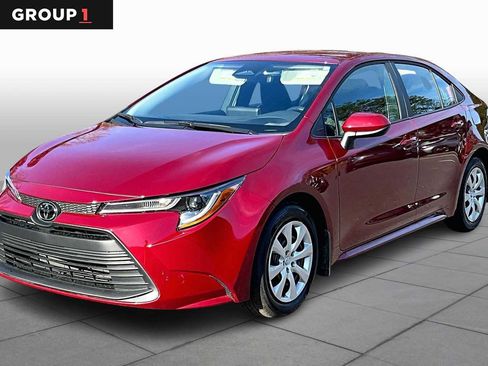 Certified 2025 Toyota Corolla LE image 1