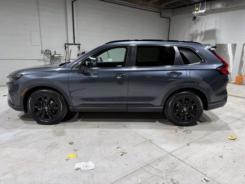 Used 2023 Honda CR-V Sport Touring image 2