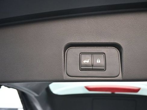 Used 2024 Nissan Rogue SV FWD image 32