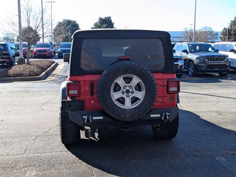 Used 2018 Jeep Wrangler Unlimited Sport S image 2