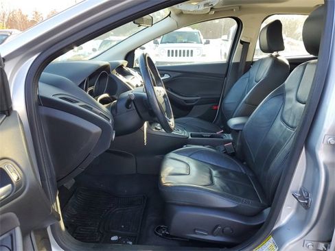 Used 2016 Ford Focus SE w/ Equipment Group 201A image 12