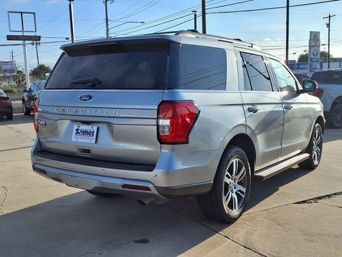 Used 2024 Ford Expedition XLT RWD image 8