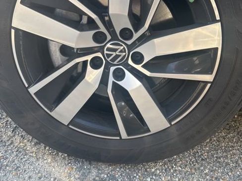 Used 2023 Volkswagen Atlas SE image 13