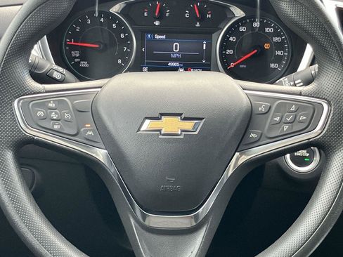 Used 2020 Chevrolet Equinox LT image 18