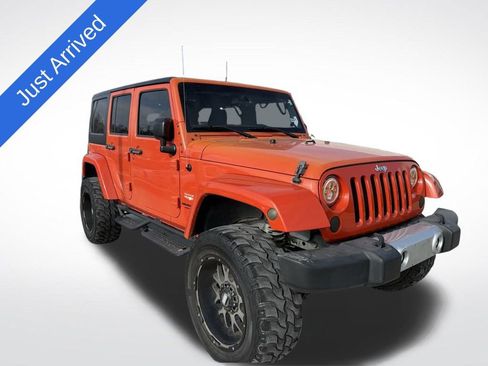 Used 2015 Jeep Wrangler Unlimited Sahara w/ Max Tow Package image 3