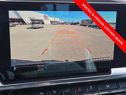 Used 2023 GMC Sierra 1500 SLT w/ SLT Premium Package image 18