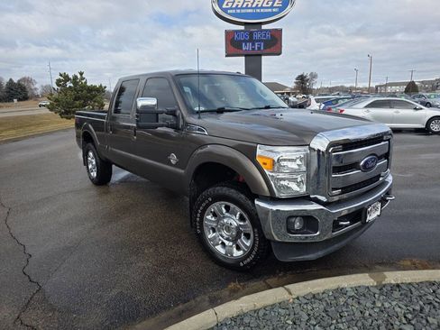 Used 2016 Ford F250 Lariat w/ Chrome Package image 3