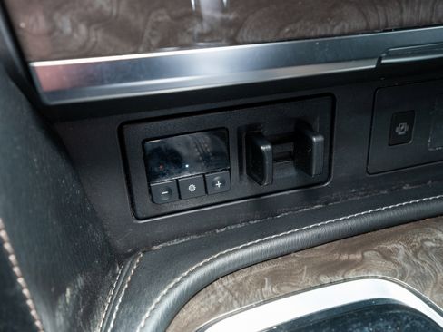 Used 2023 Nissan Armada Platinum w/ Captain's Chairs Package image 23