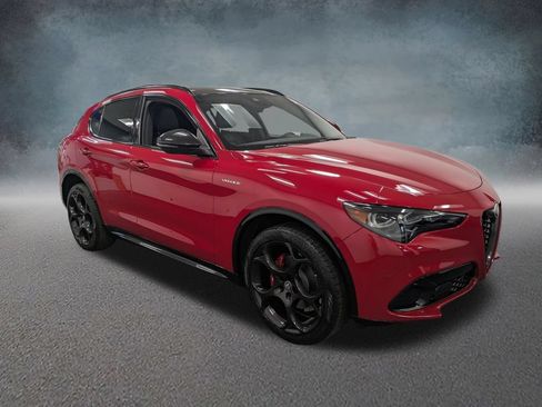 Used 2024 Alfa Romeo Stelvio Veloce AWD/4WD image 3