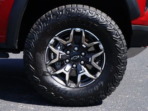 Used 2025 Chevrolet Colorado ZR2 AWD/4WD image 23