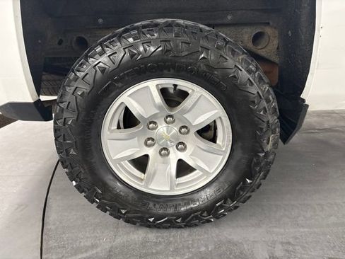 Used 2018 Chevrolet Silverado 1500 LT w/ Texas Edition AWD/4WD image 11