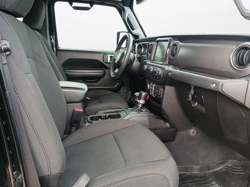 Used 2023 Jeep Gladiator Overland AWD/4WD image 24