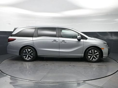 Used 2025 Honda Odyssey EX-L image 4