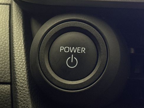 Used 2024 Toyota Prius Prime SE image 18