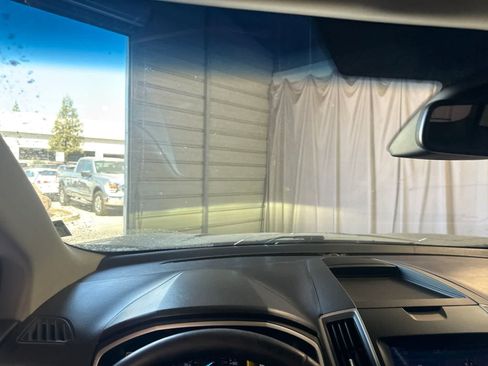 Used 2020 Ford Edge SEL w/ Convenience Package AWD/4WD image 23
