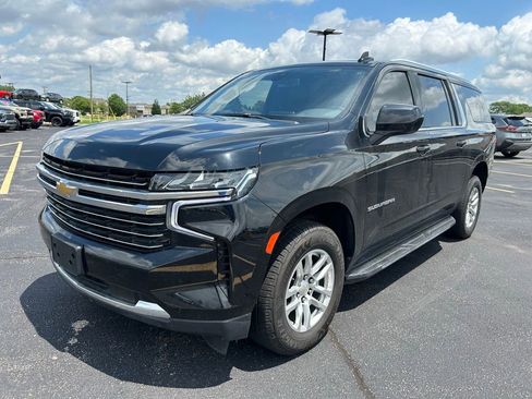 Used 2021 Chevrolet Suburban LT AWD/4WD image 7